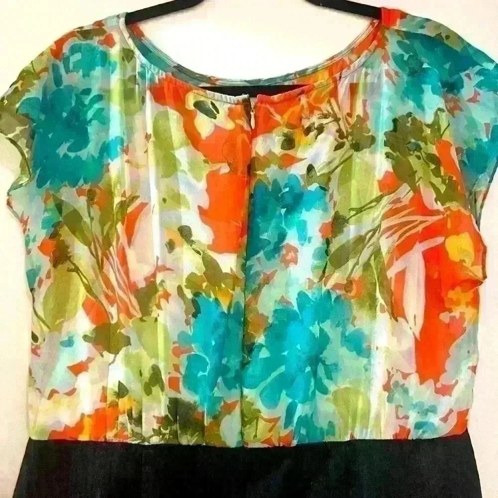 Dress Barn Knee Length Dress. Size 16 Petite - Picture 5 of 7